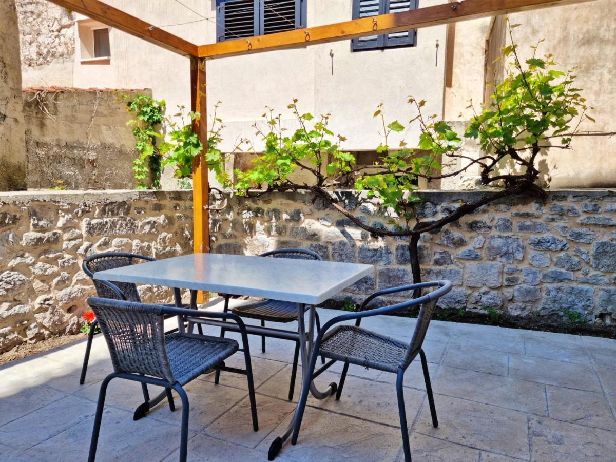 Apartment Hana Omiš Zewnętrze zdjęcie