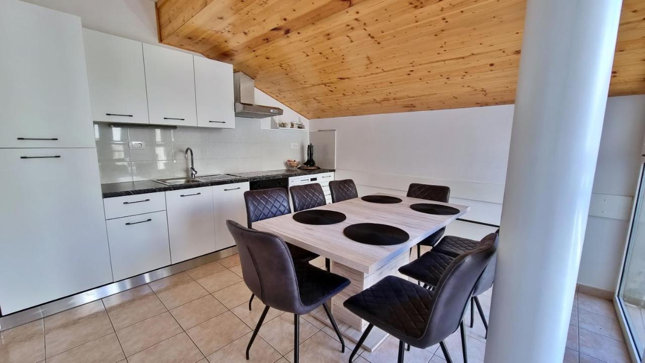 Apartment Hana Omiš Zewnętrze zdjęcie