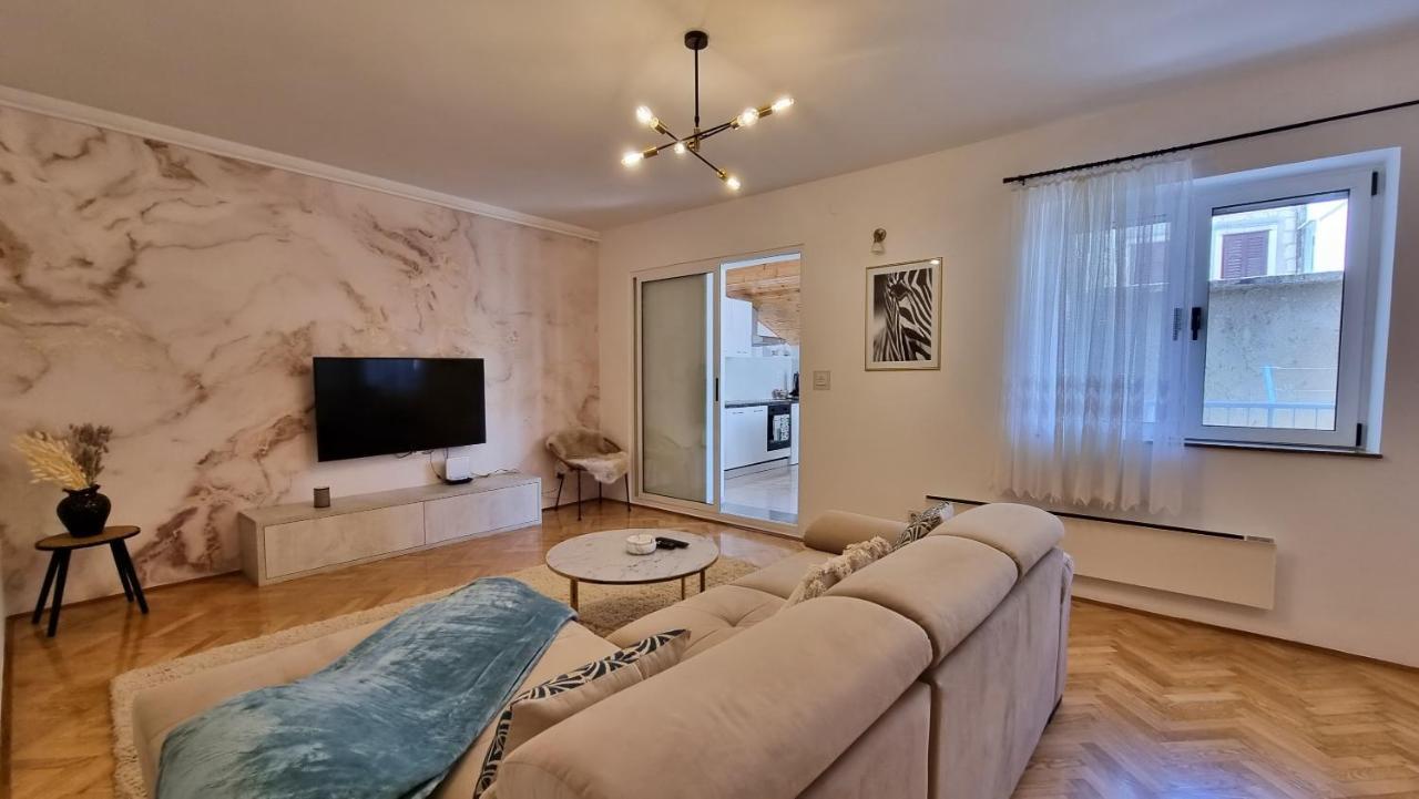 Apartment Hana Omiš Zewnętrze zdjęcie